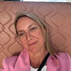 Meet your Posher, Annick